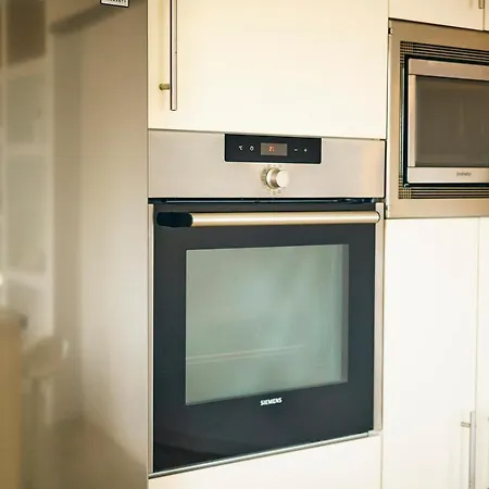 3bdr + 2bath Ocean View Apartment *